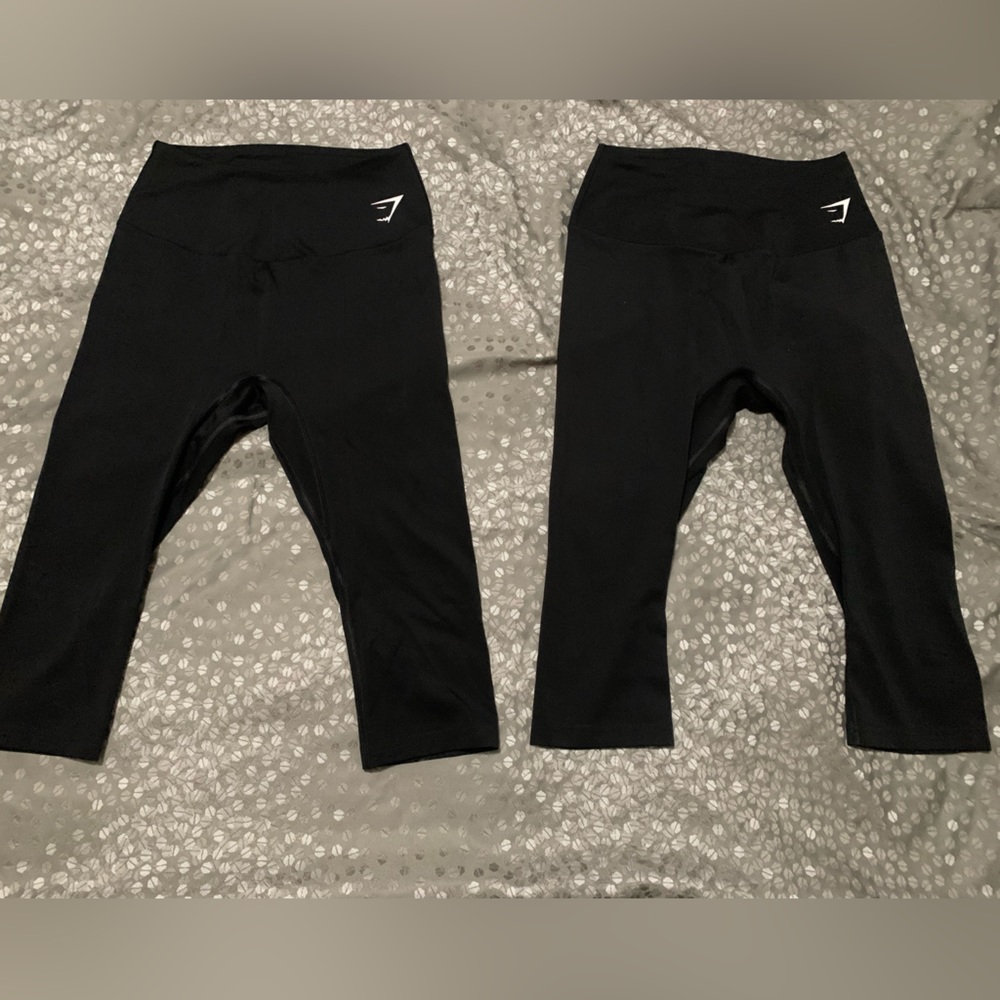 2 Gymshark medium cropped leggings